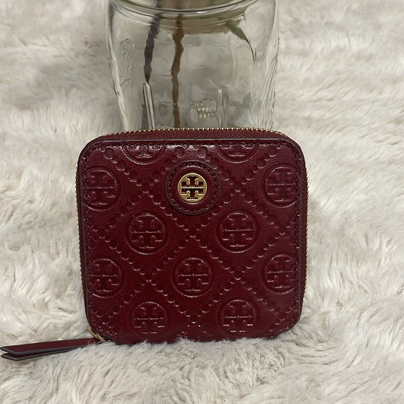 ✨ Tory Burch Leather Bi-Fold Wallet✨ - Picture 4 of 16